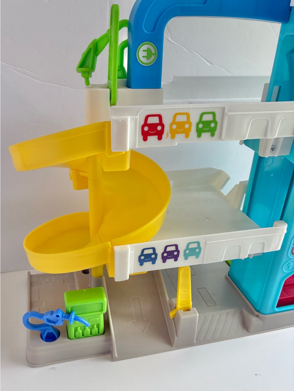 Fisher Price Little People Helpful Neighbors Garage Playset No Cars - Picture 4 of 9